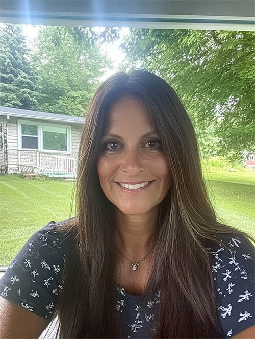Lynne W.